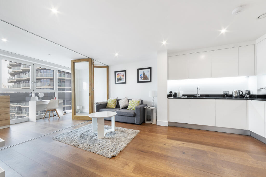 Main image of property: Gateway Tower, 28 Western Gateway, London, E16