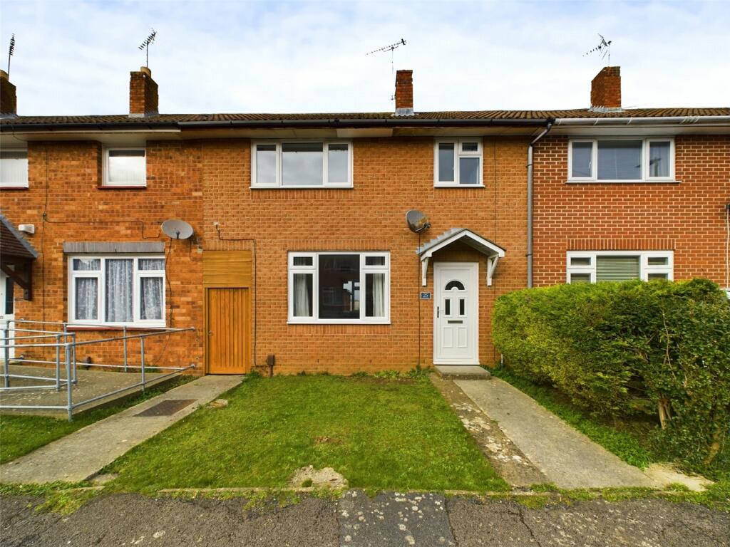 3 bedroom terraced house for sale in Clyde Road, Brockworth, Gloucester