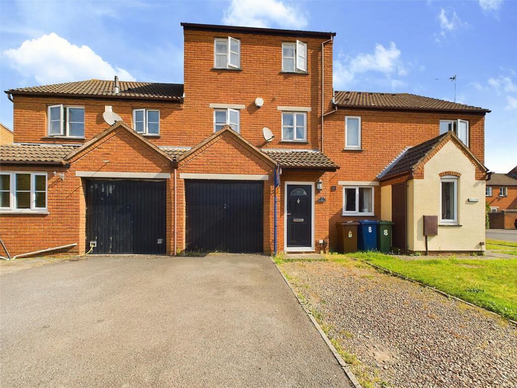 3 bedroom terraced house for sale in Vervain Close, Churchdown
