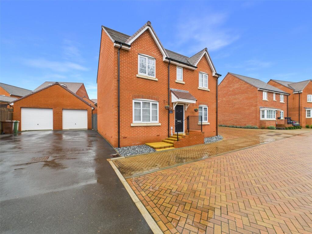 Main image of property: Punningar Close, Brockworth, Gloucester, Gloucestershire, GL3