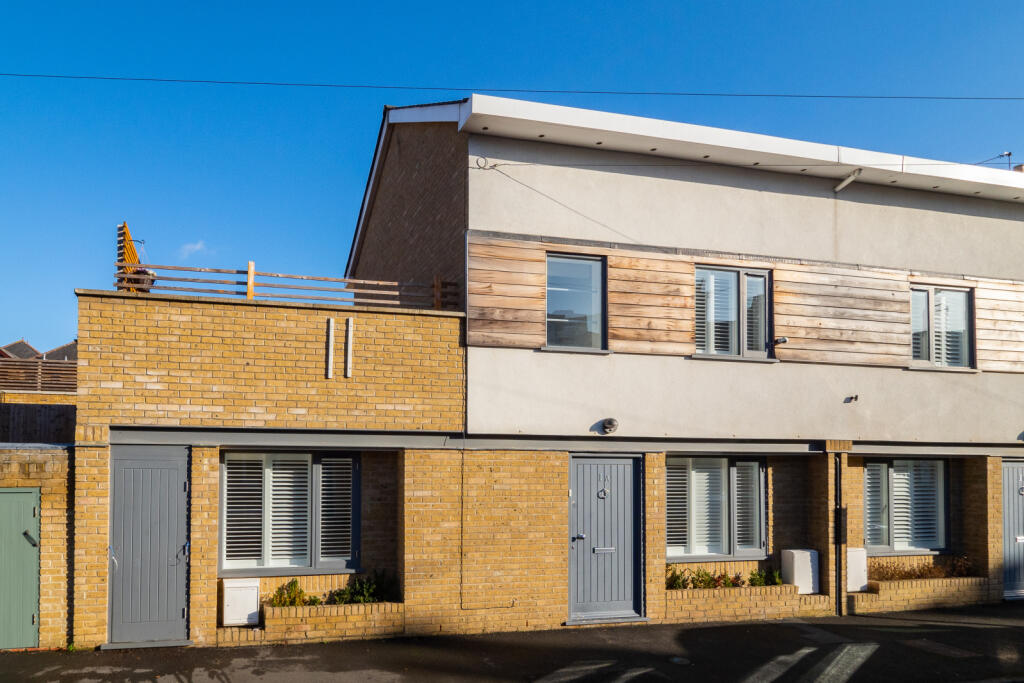 Main image of property: Reading Road, Sutton, SM1