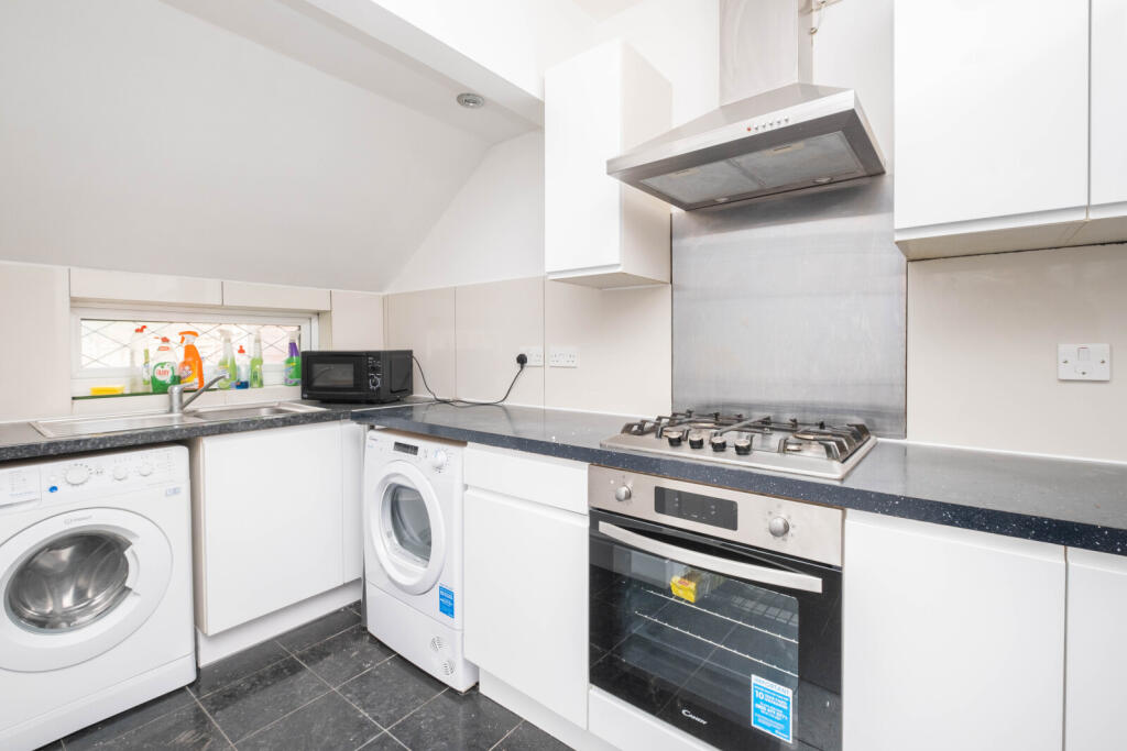 Main image of property: Park Lane, Carshalton, SM5
