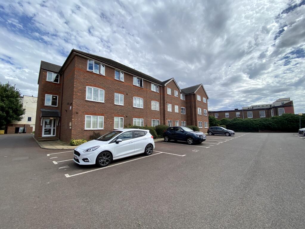 2 bedroom apartment for rent in Chalfont Court, Northampton, NN1