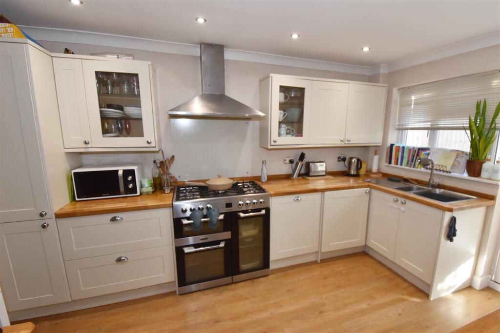 Additional property image - Long Eaton Drive, Bristol