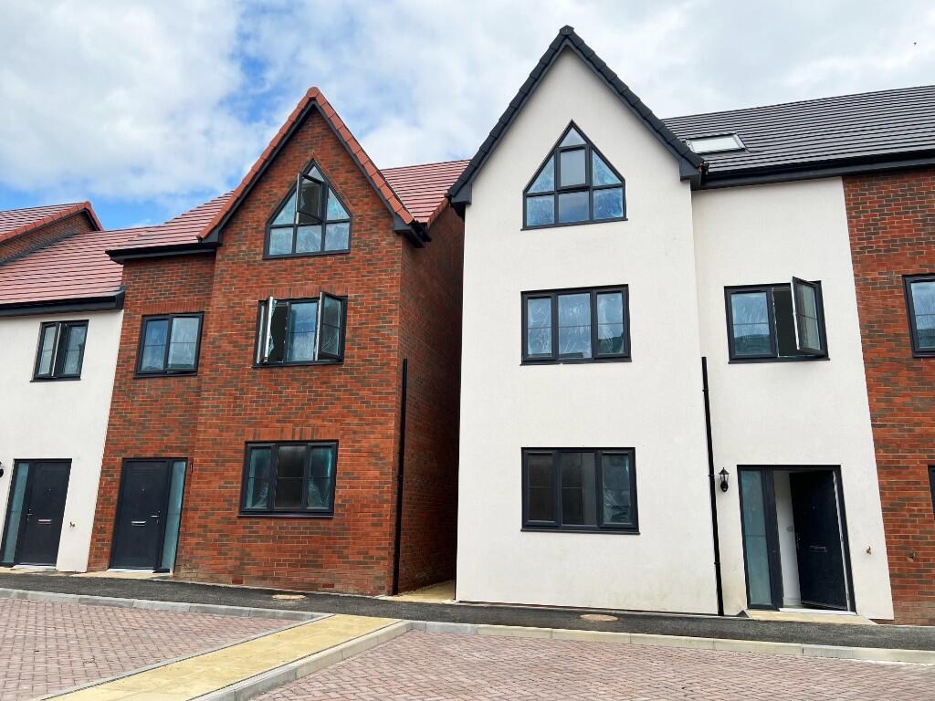 Main image of property: - HMO Aylesbury Houses - Buckinghamshire, HP19
