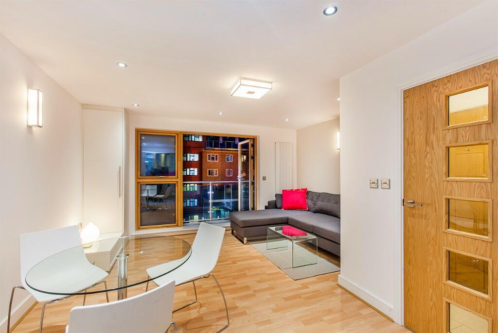 1 bedroom flat for rent in Commercial Road, London, E1