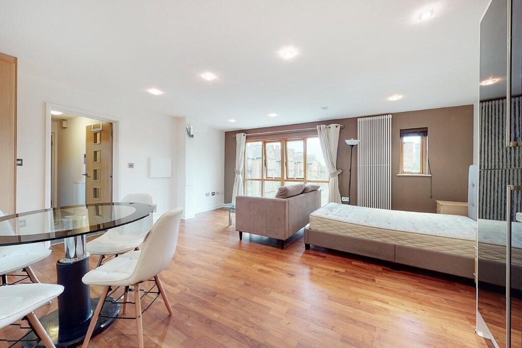 Main image of property: Cable Street, London, E1