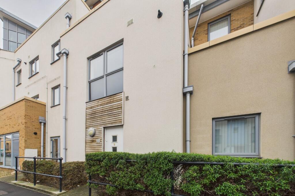 Main image of property: Mizzen Court, Portishead, Bristol, Somerset, BS20