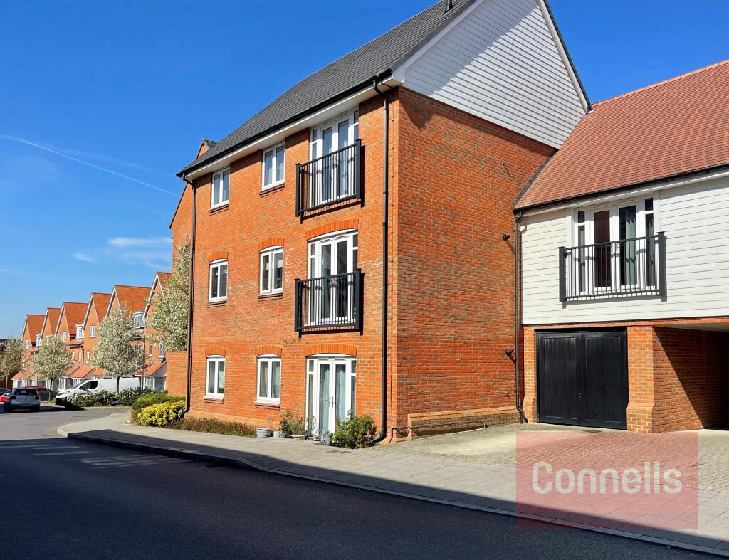 Main image of property: Pondtail Walk, Faygate