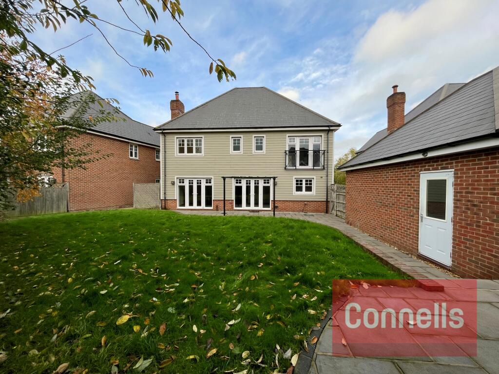 Main image of property: Kilnwood Close, Faygate, HORSHAM