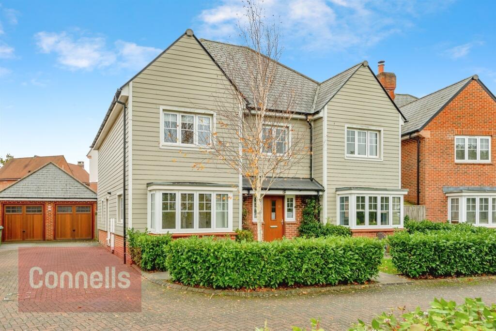 Main image of property: Kilnwood Close, Faygate, HORSHAM