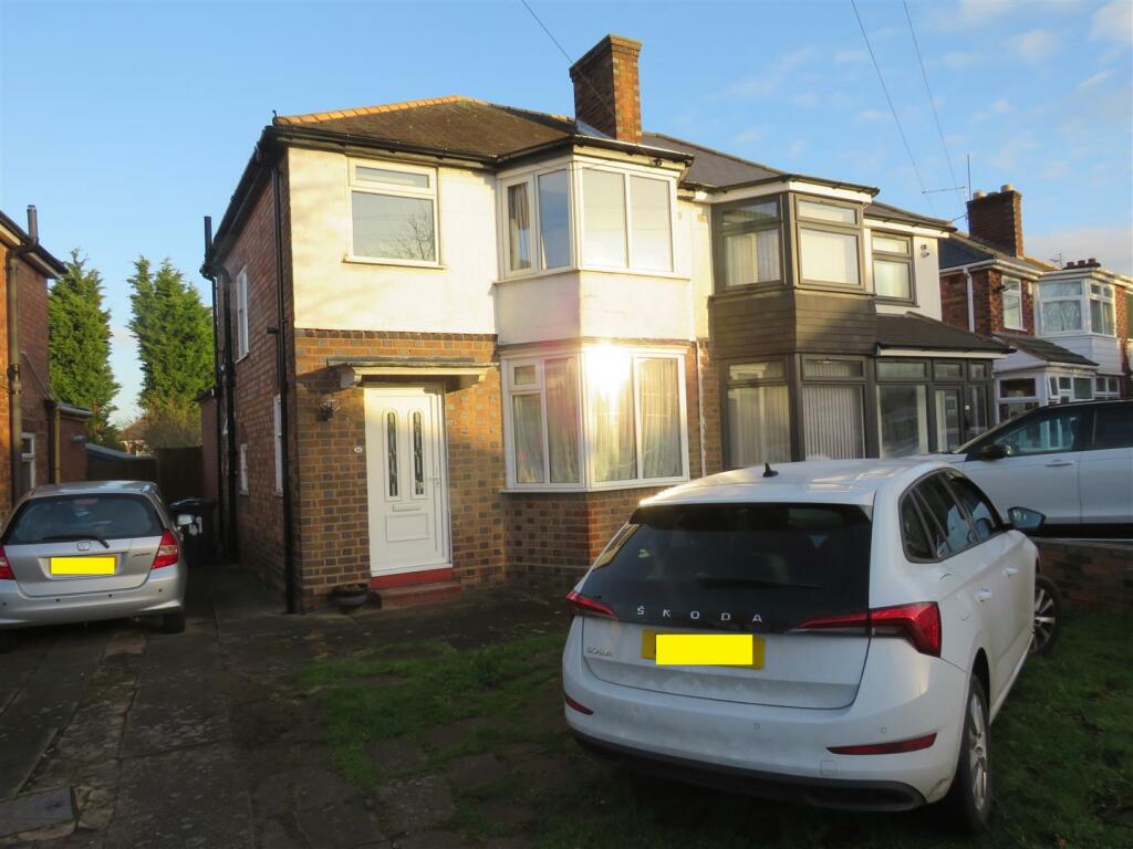 3 bedroom semidetached house for sale in Millington Road, Birmingham