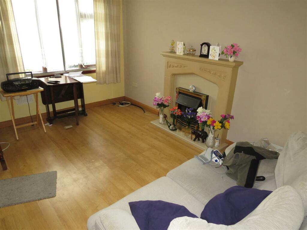 Additional property image - Stella Croft, Chelmsley Wood, Birmingham