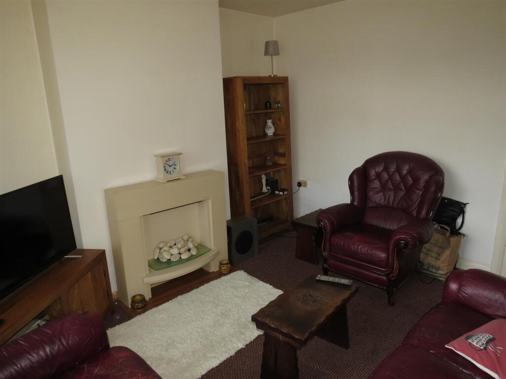 Additional property image - Shard End Crescent, Birmingham