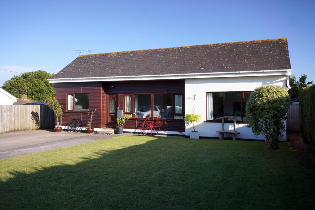 3 bedroom bungalow for sale in Shutterton Lane, Dawlish, EX7