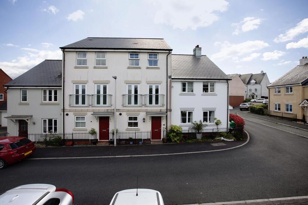 3 bedroom terraced house for sale in Carnac Drive, Dawlish, EX7