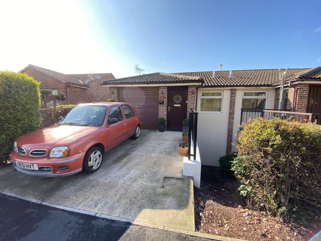 3 bedroom semidetached house for sale in Meadow Park, Dawlish, EX7