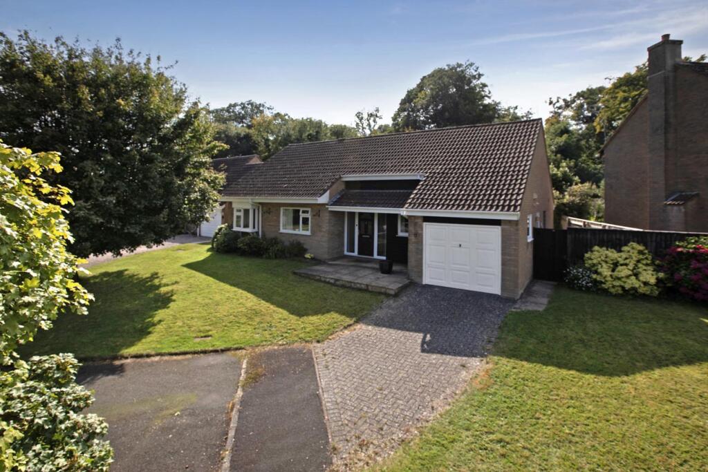 Main image of property: Shillingate Close, Dawlish, EX7