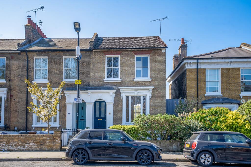 Main image of property: Lansdowne Drive, Hackney, E8
