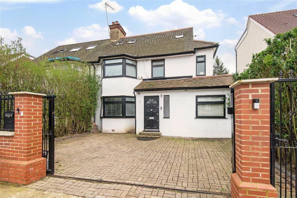 4 bedroom flat for sale in The Vale, Golders Green, NW11