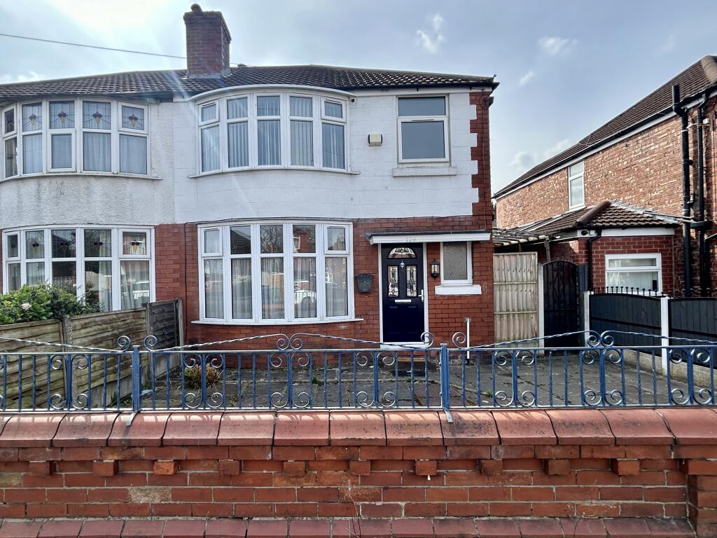 4 bedroom house for rent in Victoria Road, Fallowfield, M14