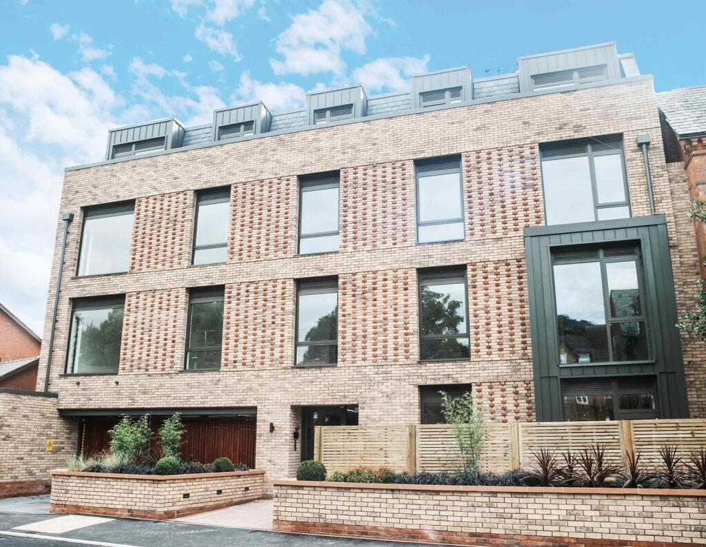 Main image of property: 4 Swinbourne Grove, M20