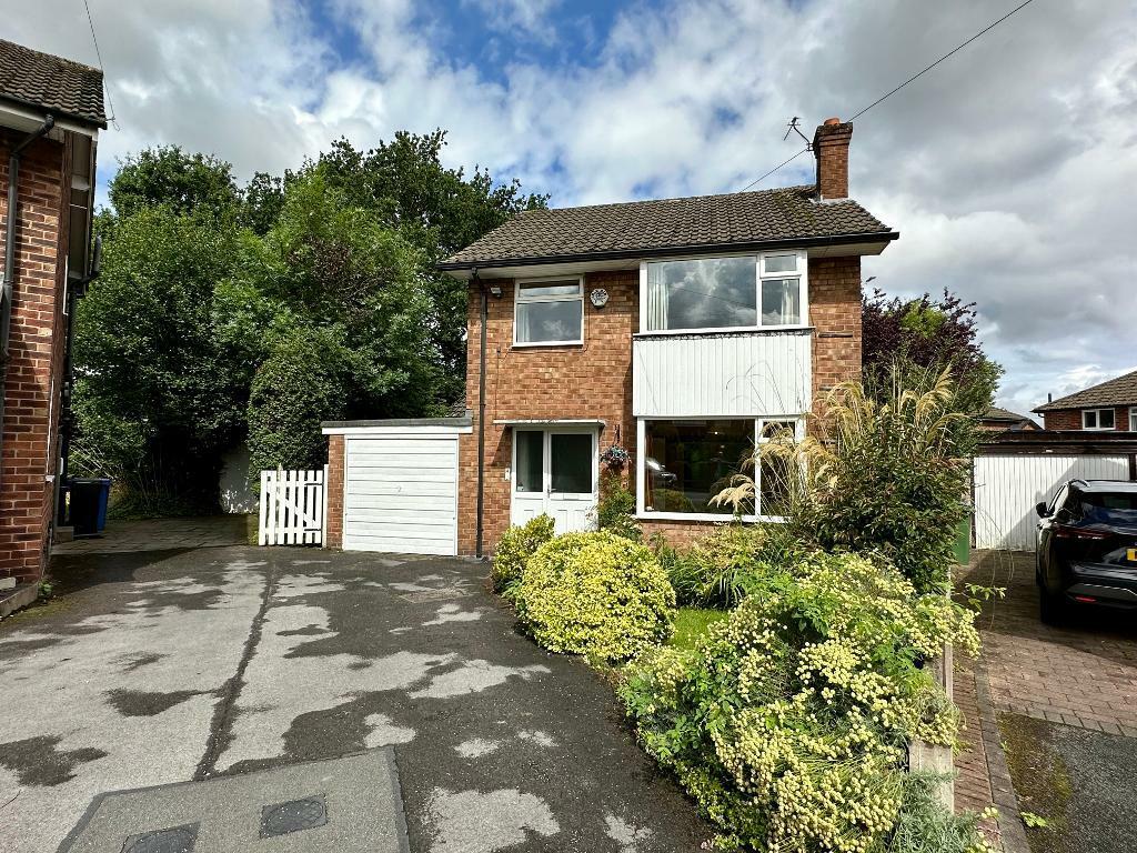 3 bedroom detached house for sale in Perth Close, Bramhall, Stockport