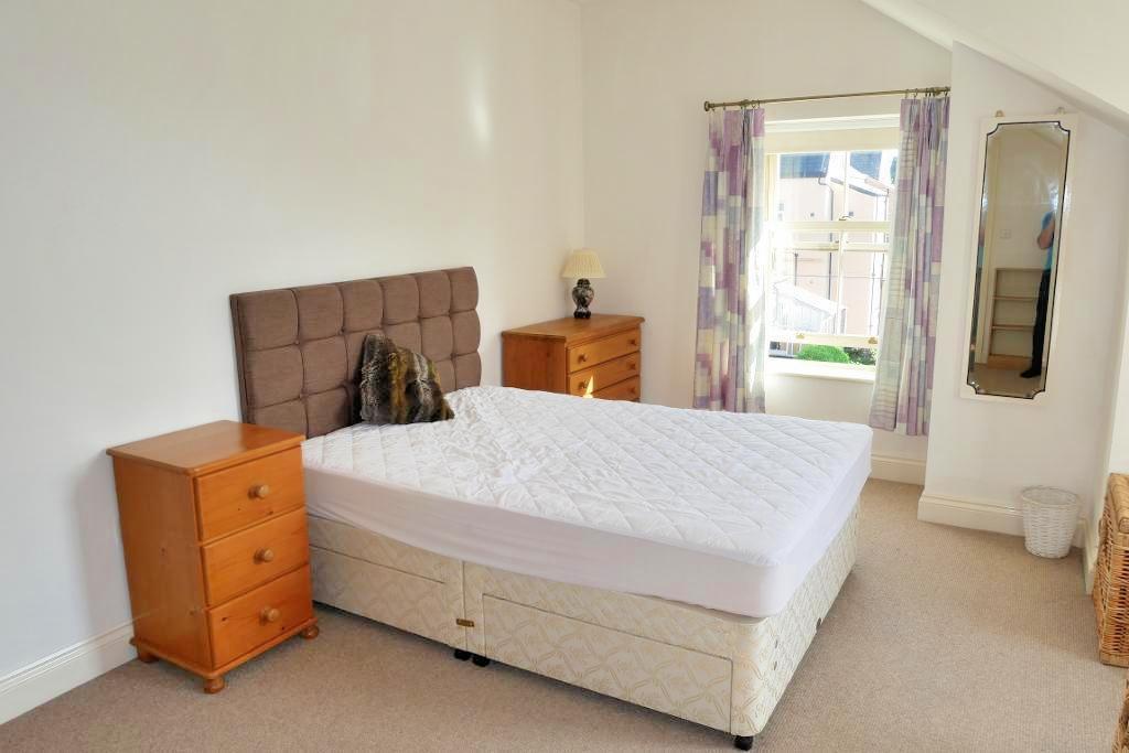 1 bedroom flat for rent in Northenden Road, Sale, M33 3BS, M33