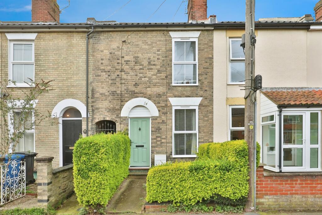2 bedroom terraced house for sale in Alexandra Road, Norwich, NR2