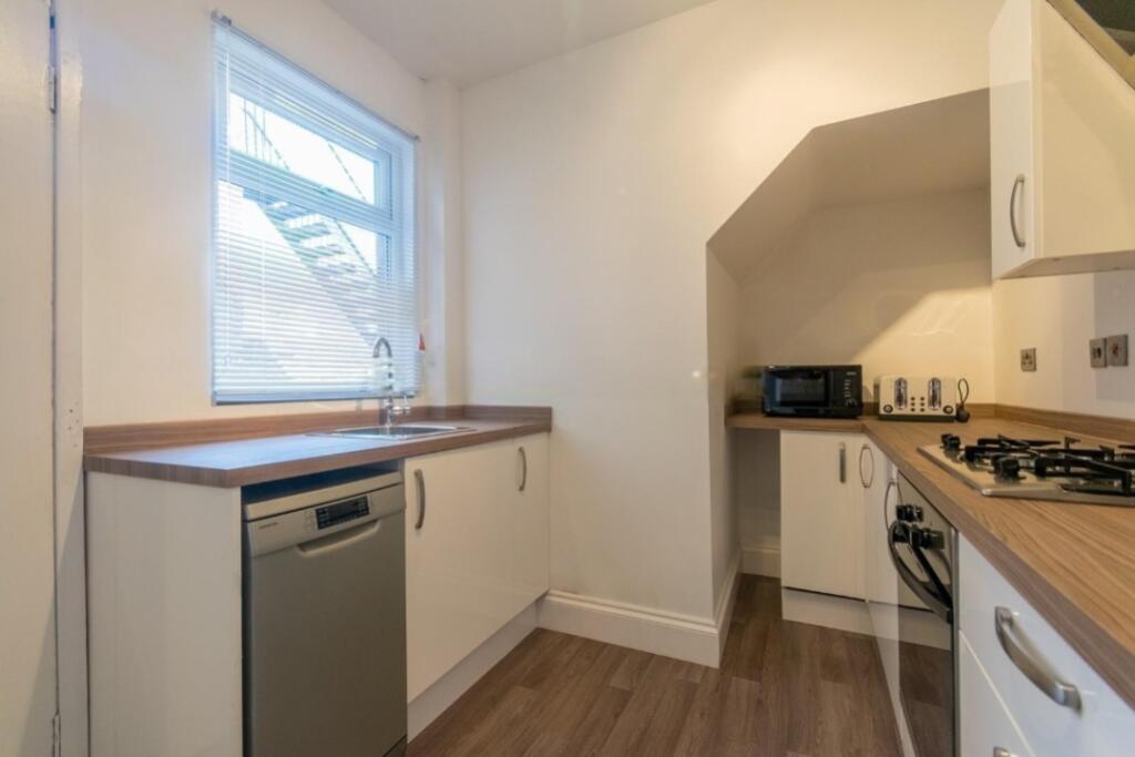 2 bedroom flat for rent in Simonside Terrace, Newcastle upon Tyne, Tyne and Wear, NE6