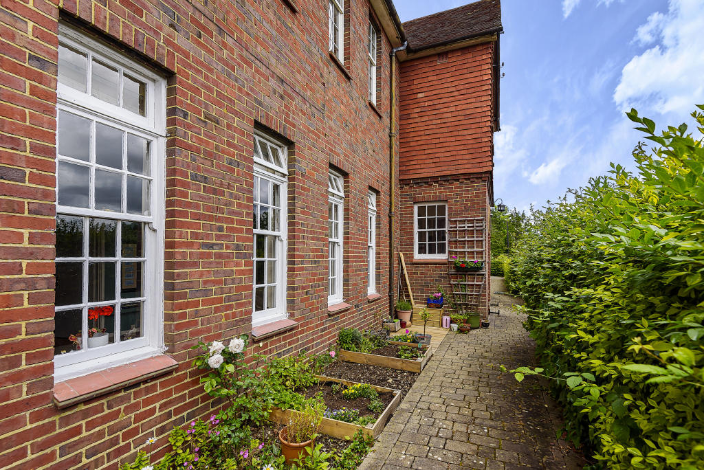 2 bedroom apartment for sale in Old Lane, Dockenfield, Farnham, Surrey