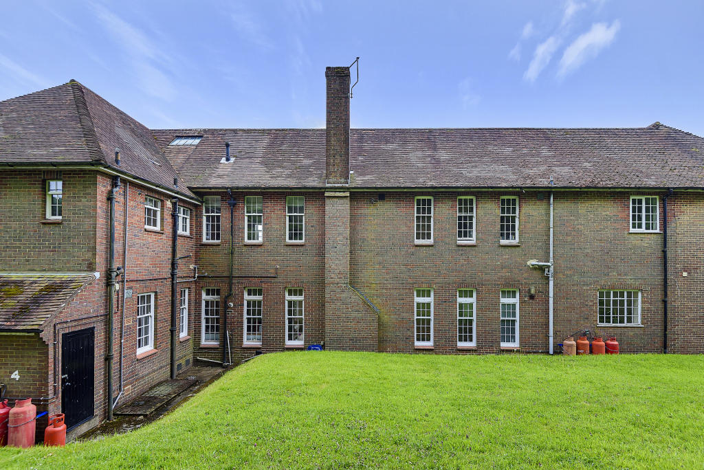 2 bedroom apartment for sale in Old Lane, Dockenfield, Farnham, Surrey