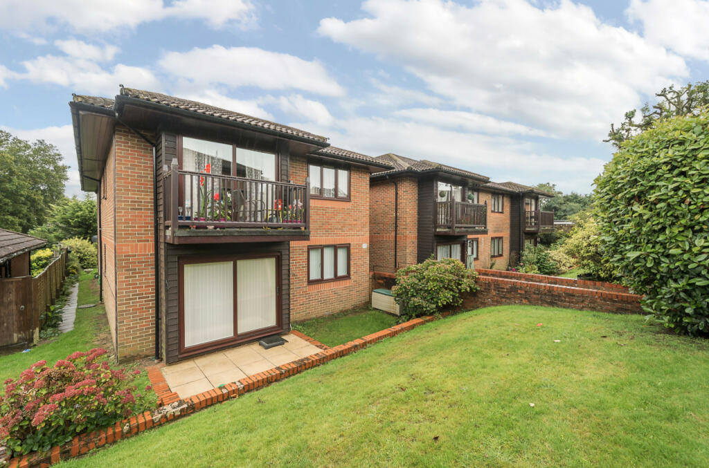 1 bedroom apartment for sale in The Ferns, Bricksbury Hill, Farnham