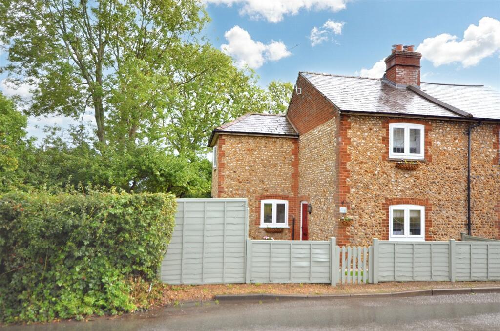 2 bedroom semidetached house for sale in Badshot Lea Road, Badshot Lea