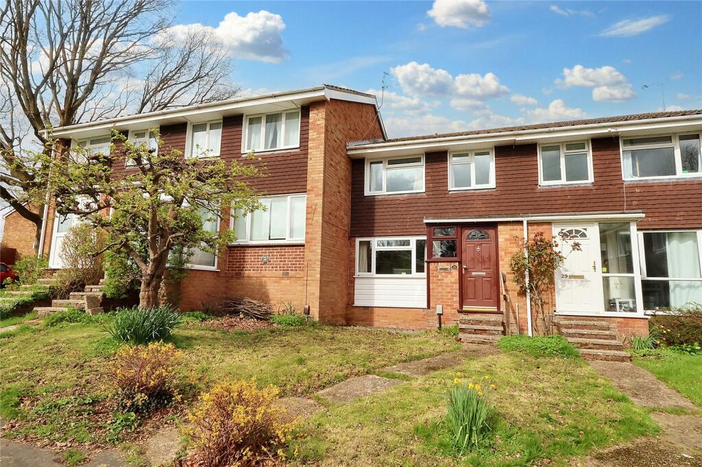 3 bedroom terraced house for sale in White Cottage Close, Farnham