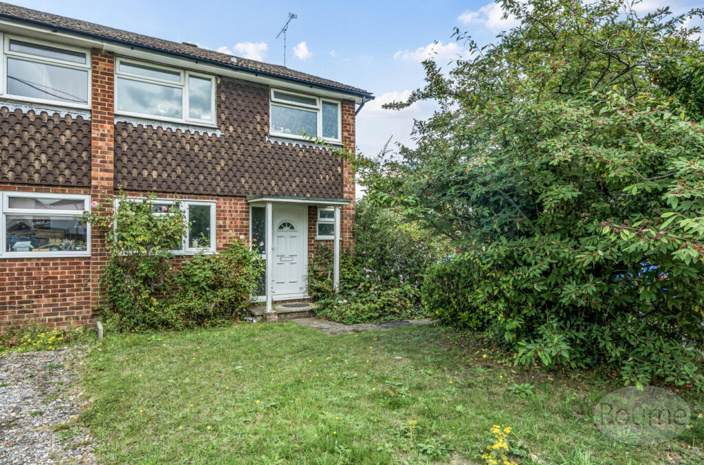 Main image of property: Lower Weybourne Lane, Badshot Lea, Farnham, Surrey, GU9
