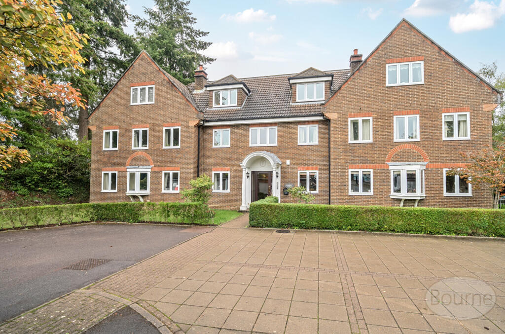 Main image of property: Frensham Road, Farnham, Surrey, GU9