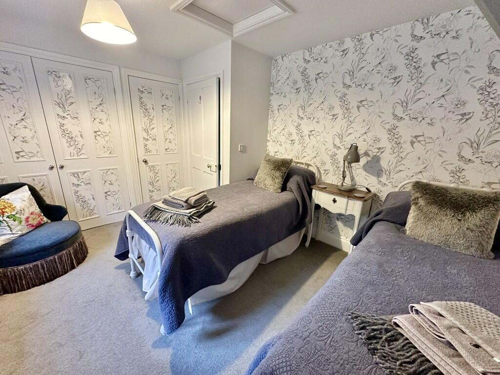 Additional property image - BA22