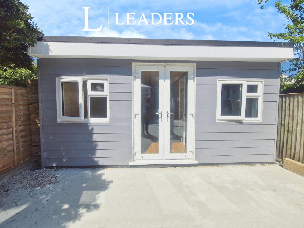 Main image of property: Cliff Avenue, Westcliff on Sea, SS0