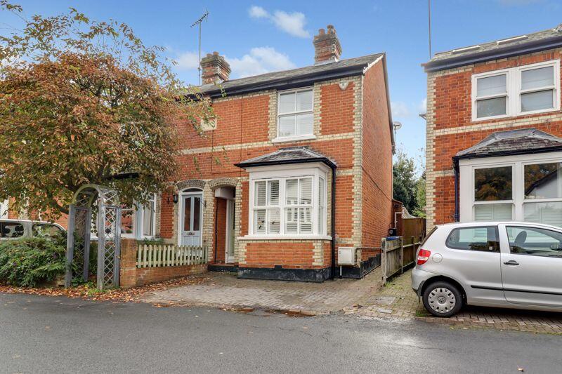 3 bedroom cottage for sale in Lower Village Road, Sunninghill, SL5