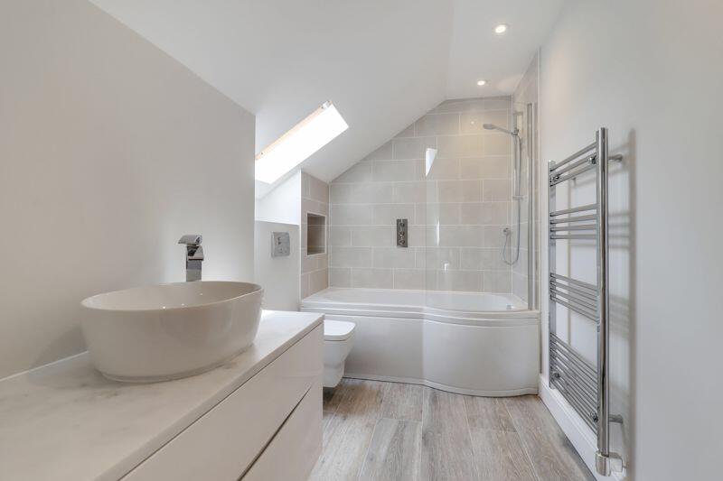 1 bedroom apartment for sale in Chertsey Road, Windlesham, GU20