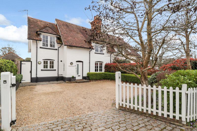 3 bedroom cottage for sale in Church Road, Windlesham, GU20