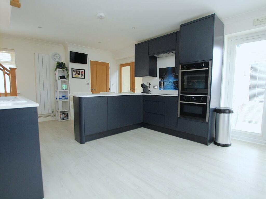 Additional property image - Pergin Crescent, Poole, BH17