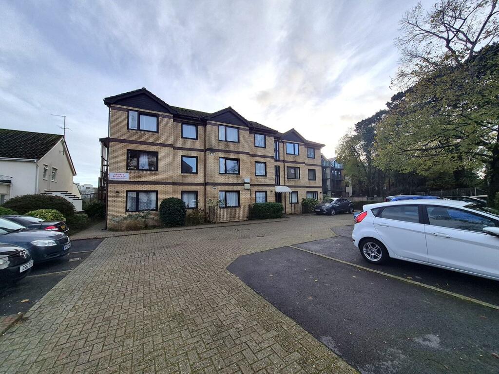 Main image of property: 16 Madeira Road, Bournemouth, BH1