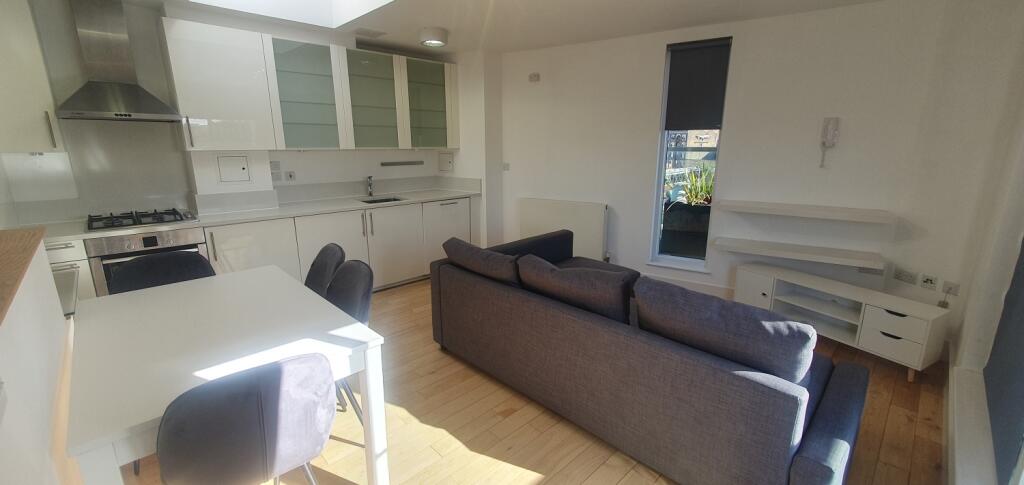 Main image of property: Flat 10 88 Union Street, London