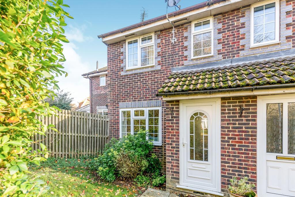 Main image of property: Akister Close, Buckingham, MK18