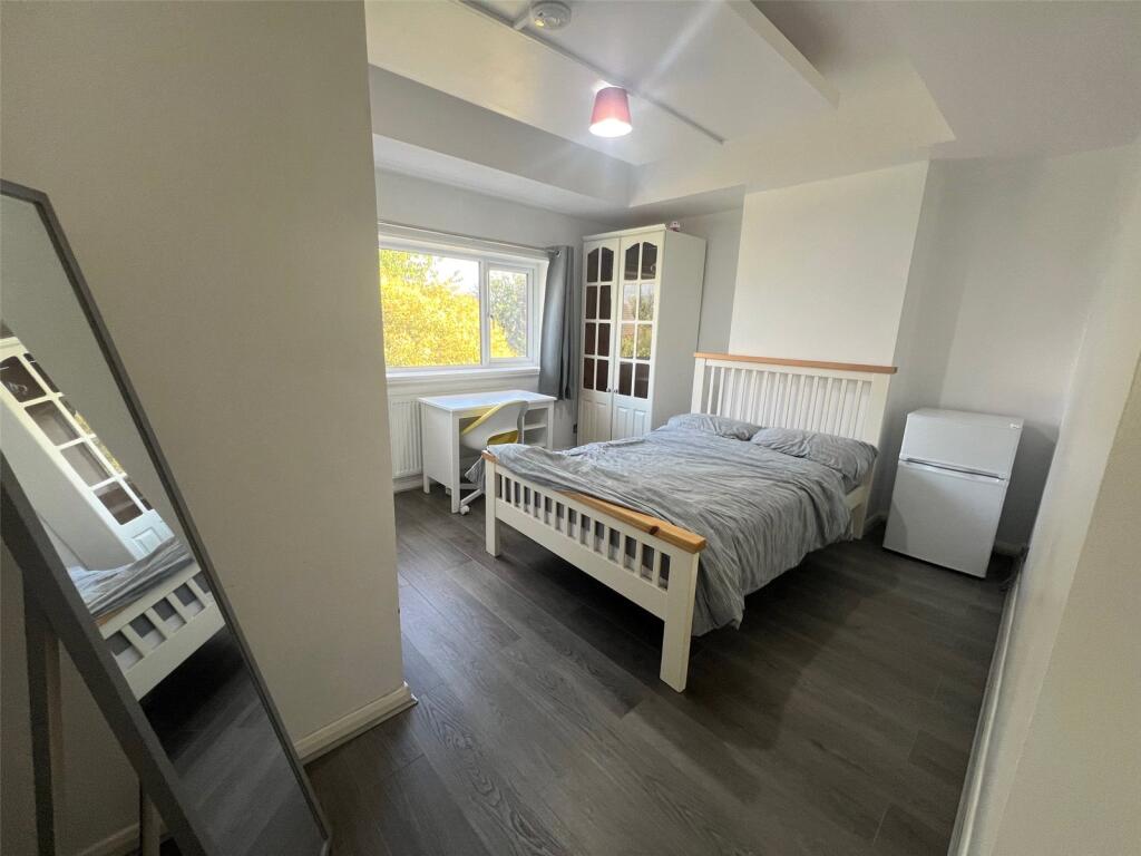 Main image of property: Overn Avenue, Buckingham, Buckinghamshire, MK18