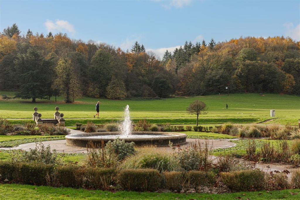 2 bedroom apartment for sale in Chalk Hills House, Bell Street, Reigate