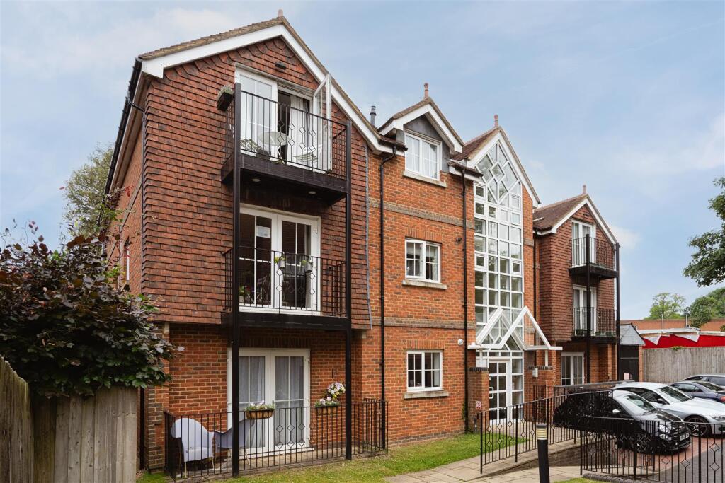 Main image of property: Croydon Road, Reigate