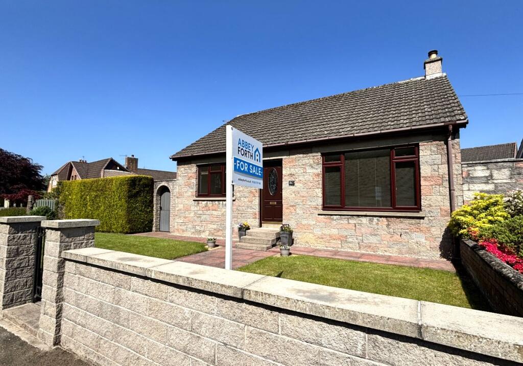 Main image of property: 8c Cairneyhill Road, Crossford, Dunfermline, KY12 8NZ